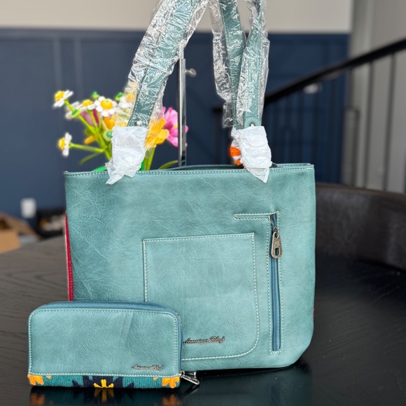 American Bling by Montana West Handbag and Wallet Set NWT - Picture 3 of 8